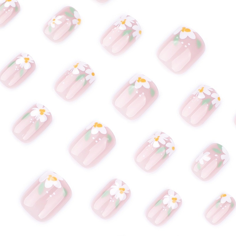48Pcs-Nude White Daisy Press on Nails Short Round Nail Art Green Leaf Detail