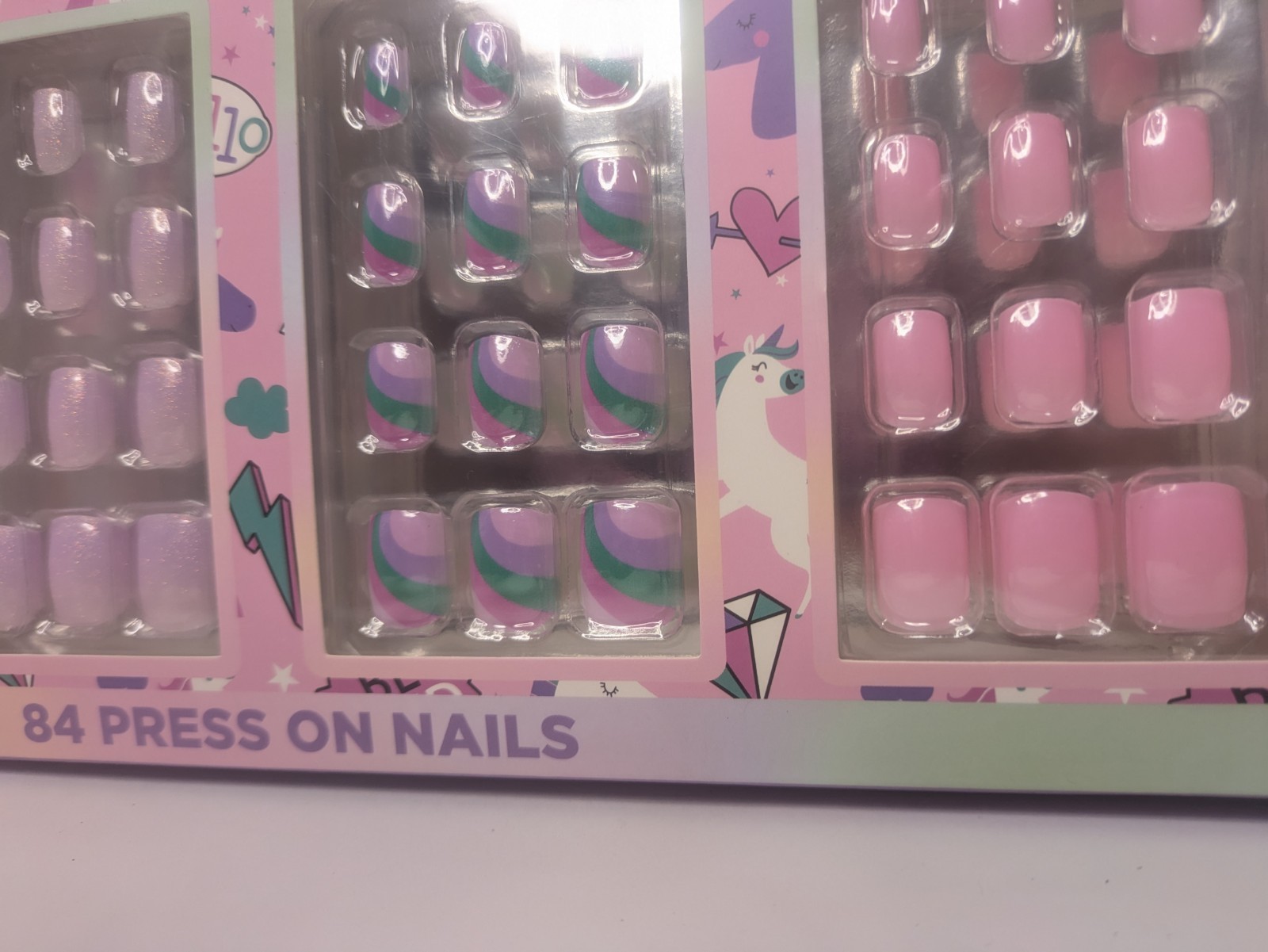 Unicorn 7-Day Acrylic 84 Press On Nail Kit And Matching Bath Bomb Girls Gift Set