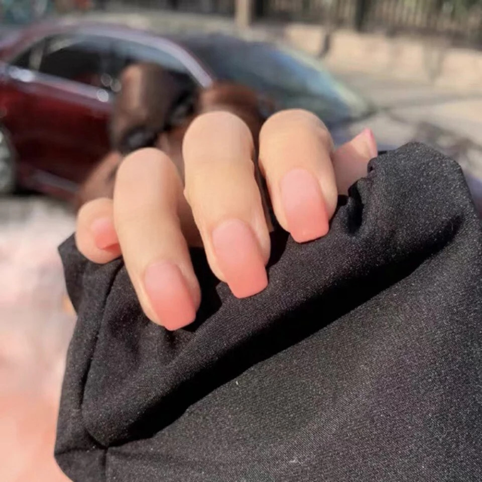 24 Short Press on nails kit w glue matte peach ombre nude