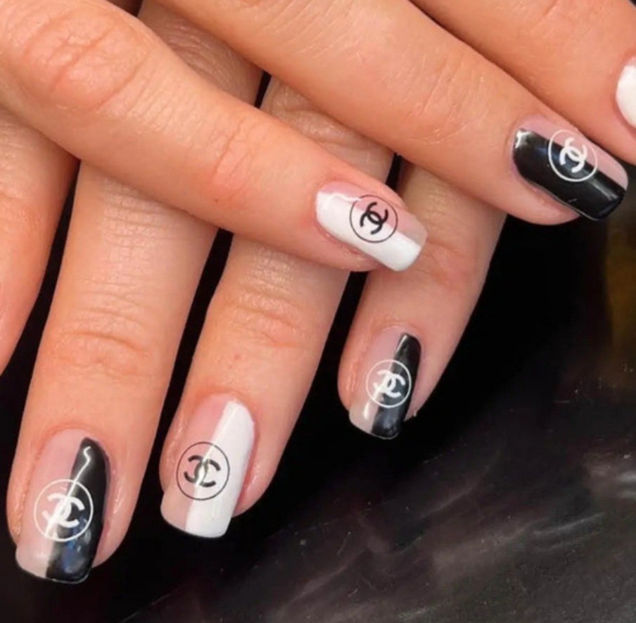 NWT NAIL ART DESIGN ONE SHEET SELF-SEAL STICKERS WHITE GLOW-IN-THE-DARK N°109!