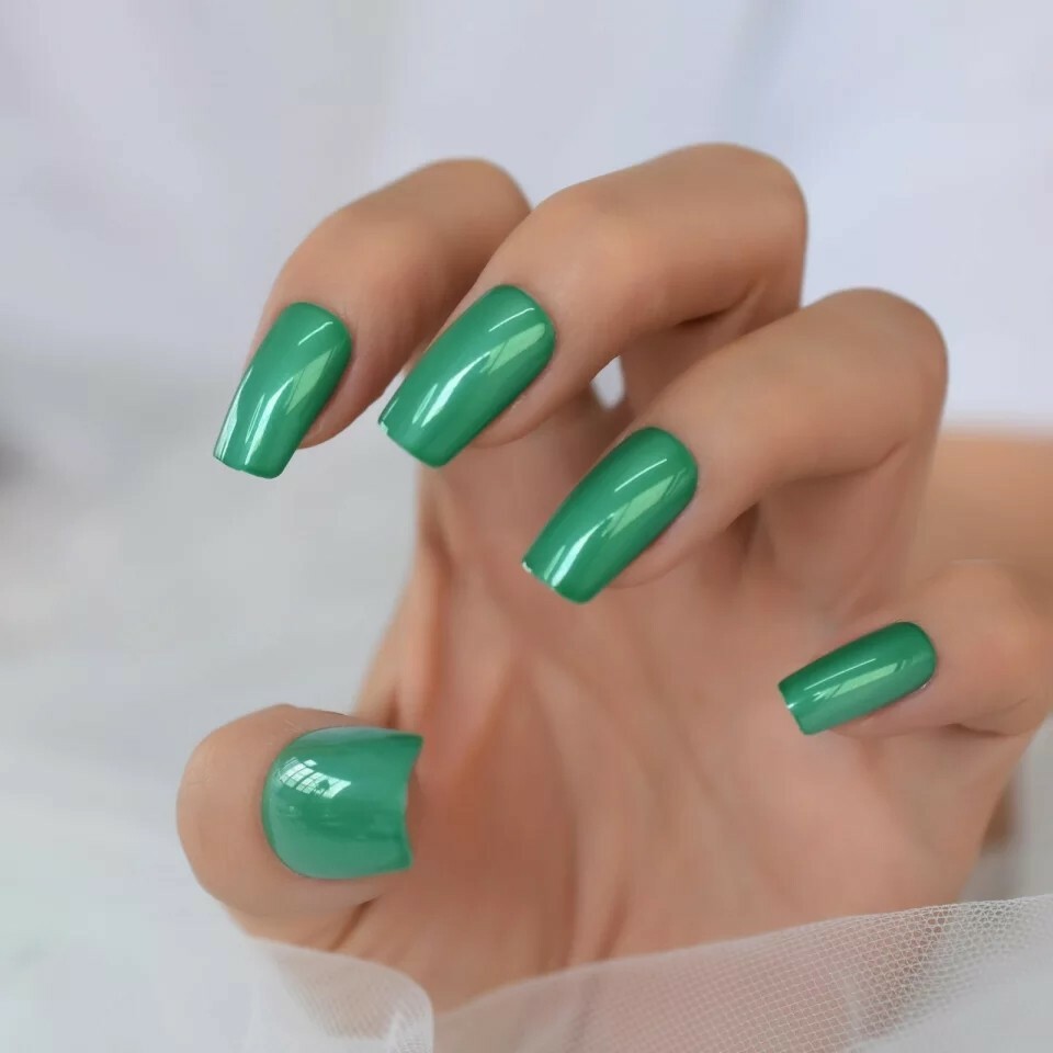 24 Medium Square Green Press On Nails Glossy goth metallic glue on kit bright
