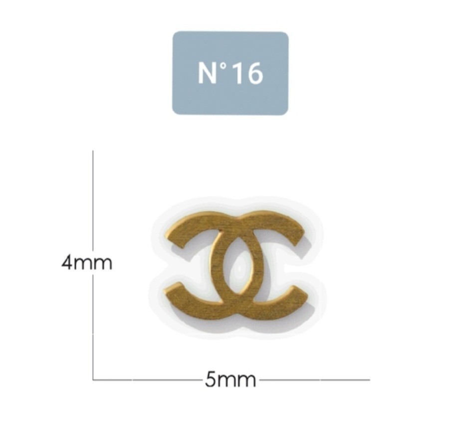 NWT NAIL ART DESIGN 4mm×5mm GOLD METAL NAIL DECALS: N°16