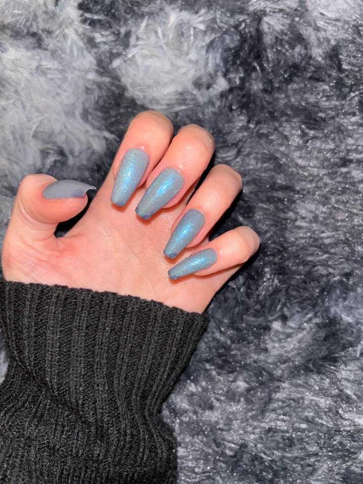 Mystic Frost – The Enchanting Color-Shifting Handmade Press-On Nail Set