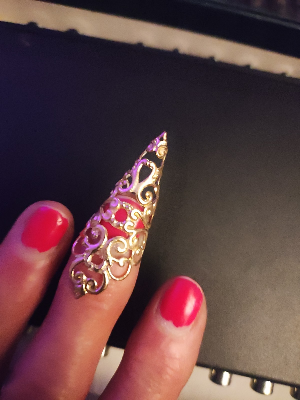 Metal Designer Fingernail Cover Gold