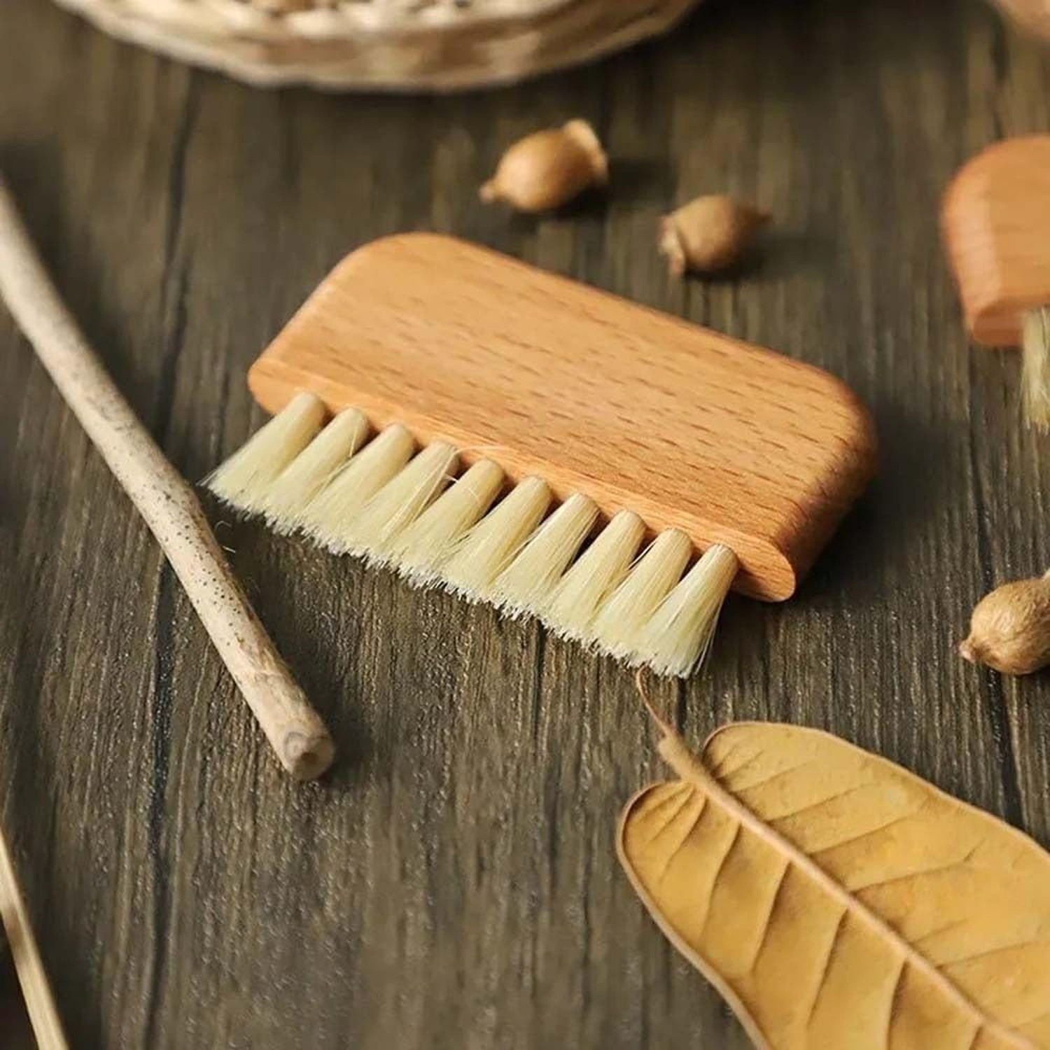 Brown Wooden Nail Brush, Natural Beech Wood Bristle Nail Brush Non-Slip Finge…