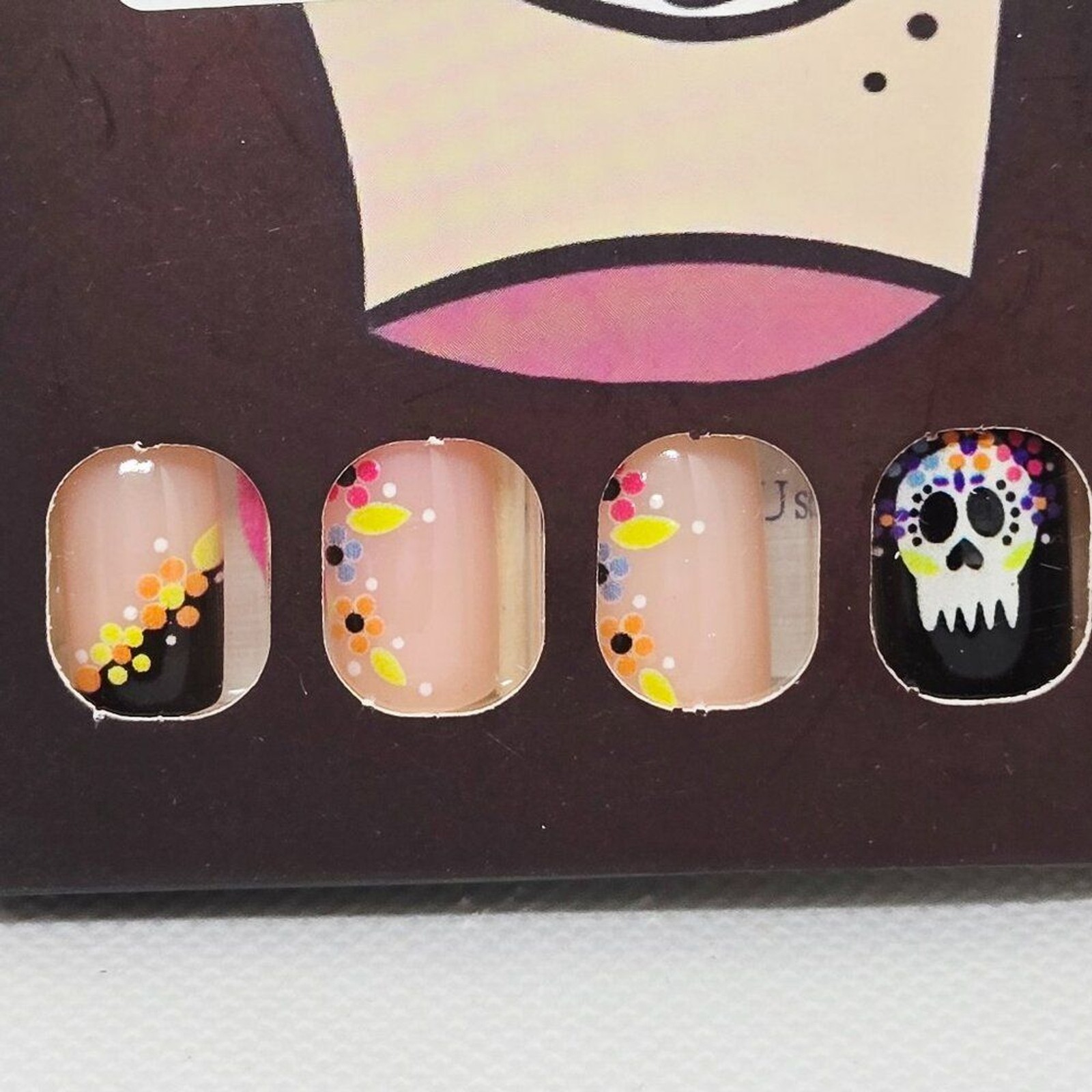 NIB SET OF 2 HALLOWEEN DECOR/PARTY PRESS ON NAILS, GHOSTS, PUMPKINS, 48 TOTAL