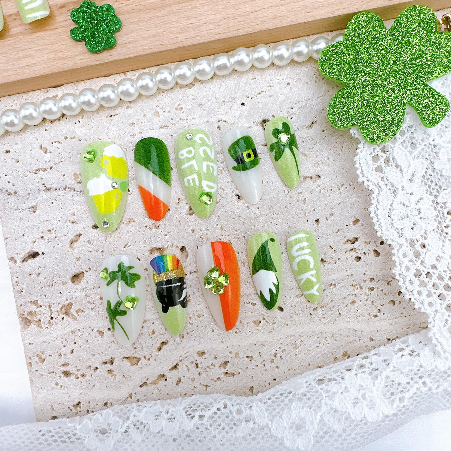 24Pcs St. Patrick’S Day Press on Nails Medium Almond Fake Nails with Shamrocks R