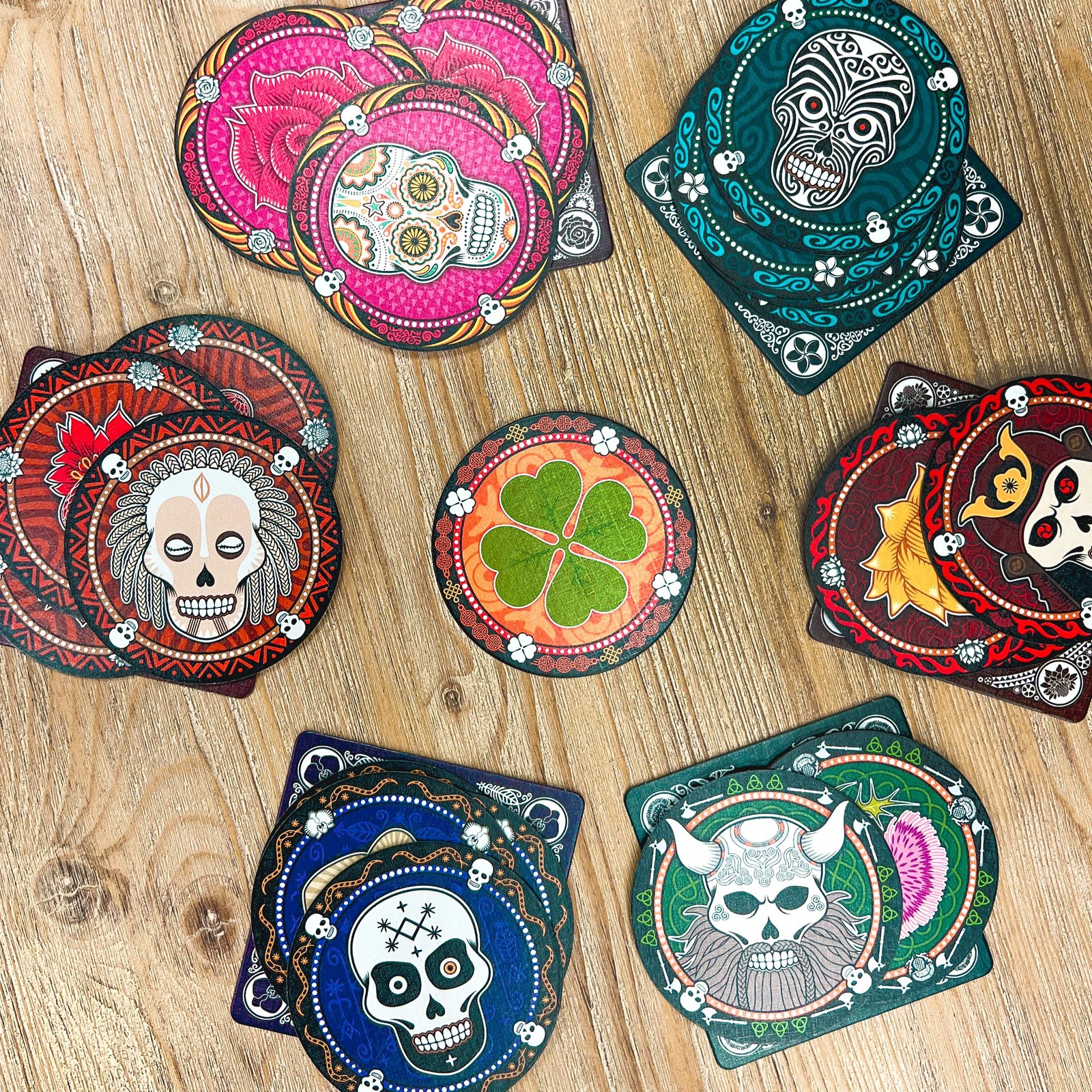 Asmodee Skull Party Game – Bluffing and Strategy Game, Medium, Multicolored