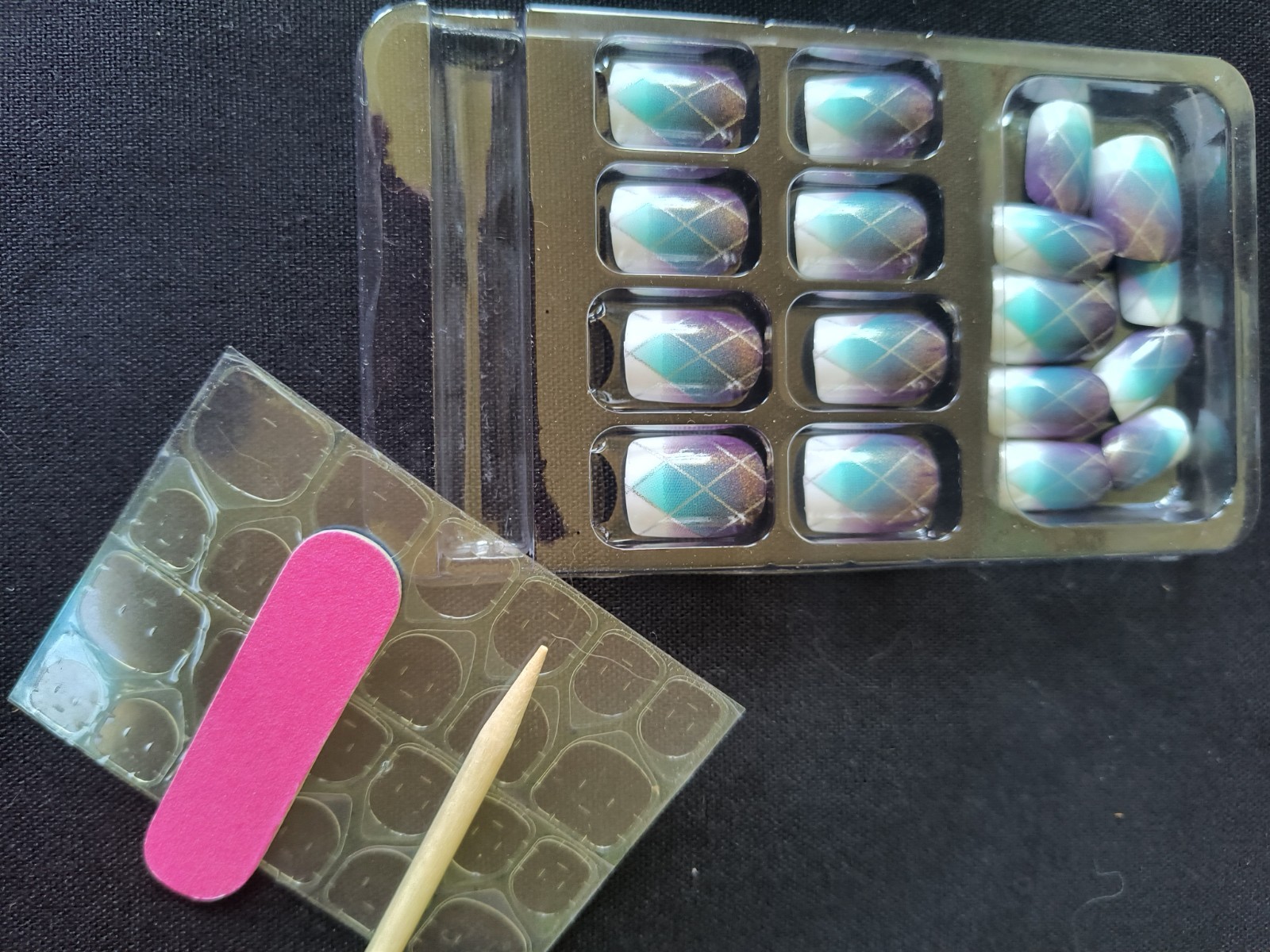 24pcs Short Square Press Fake Nails with Color Block Print Jelly Glue and File