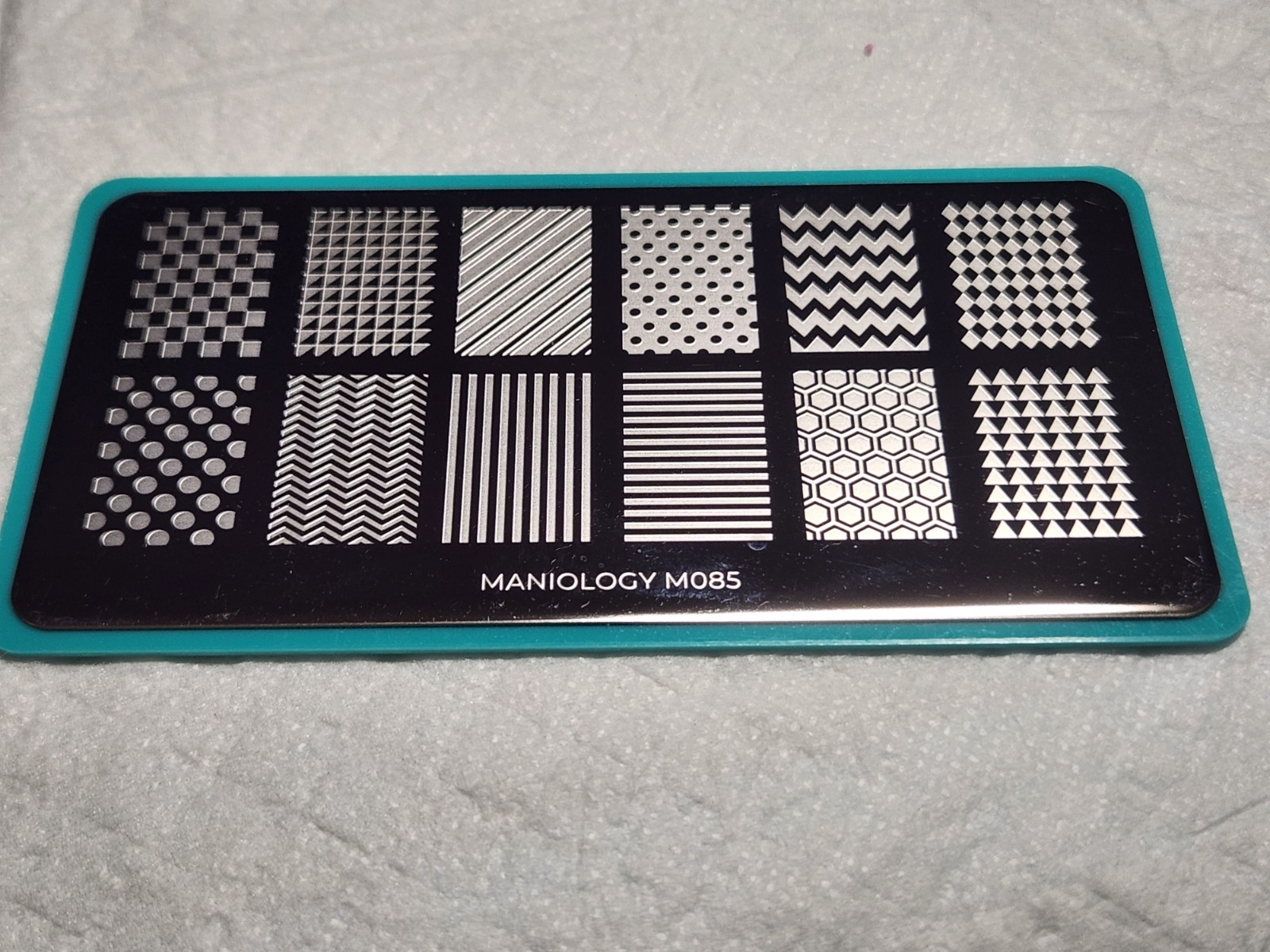 Maniology Nail Stamping Plate M085 Patterns