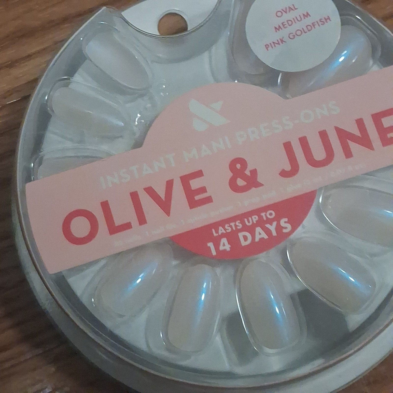 Olive & June Instant Mani Press-On Nails ~ 42PCS Oval Medium Pink Goldfish