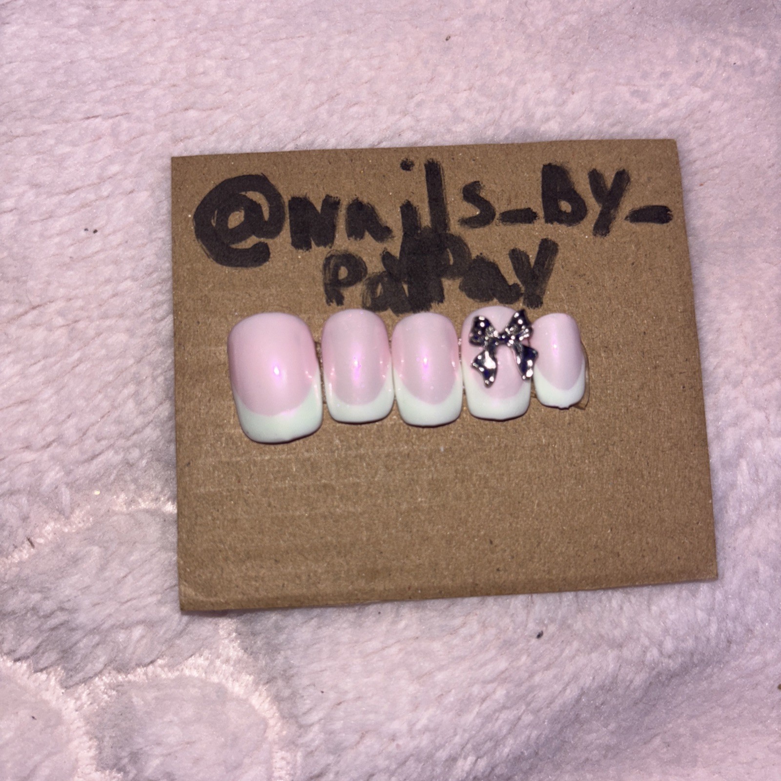 Hand Made Press One Nails Short Square Without Glue Pink Base Light Green Tips