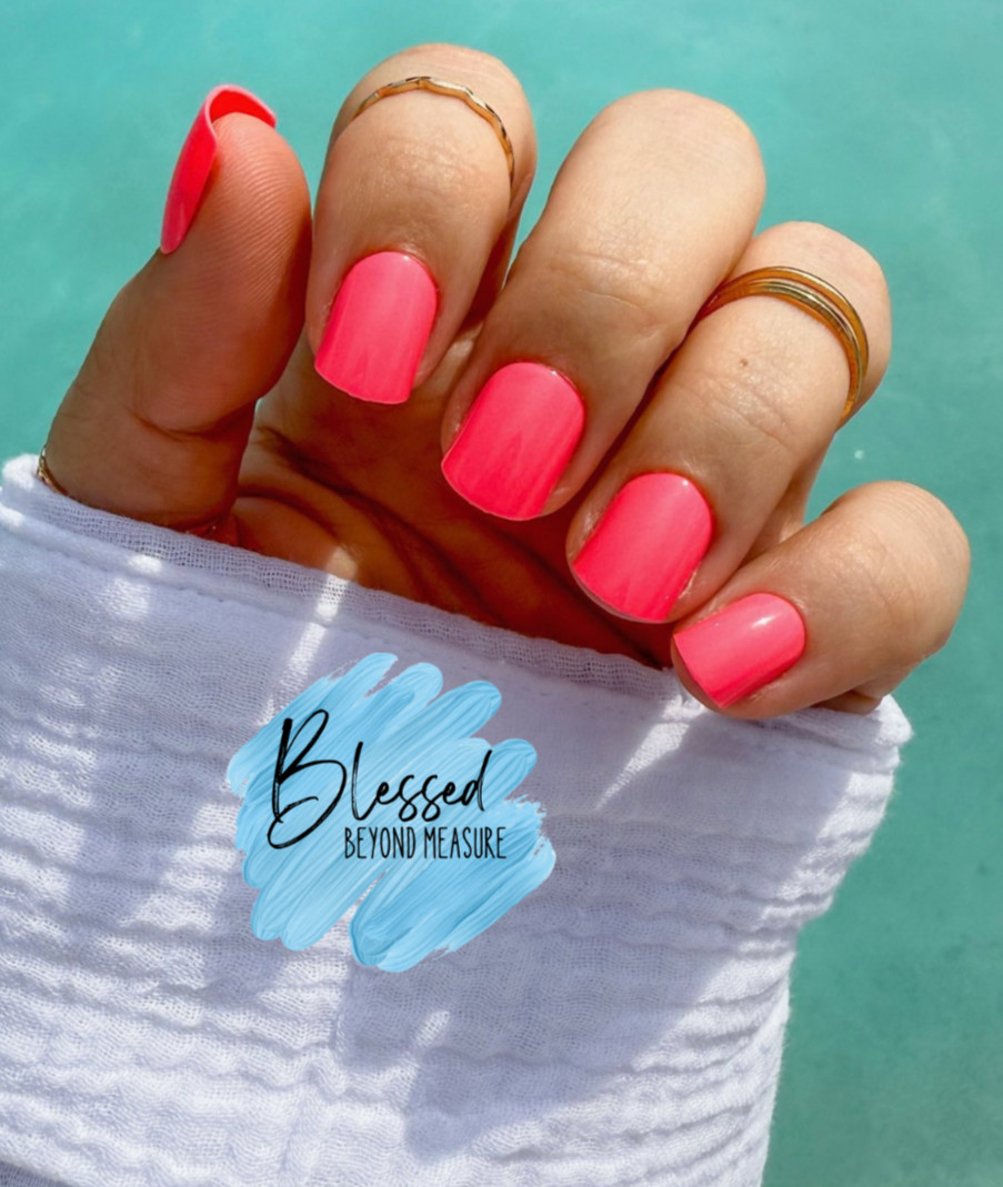 Red Aspen Press On Nails~~Crushing on Camilla~Short~Pink~Square~Dashes