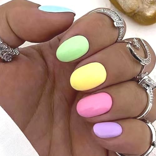 Short Almond Press on Nails， Short Fake Nails with Cute Multi -Color Rainbow