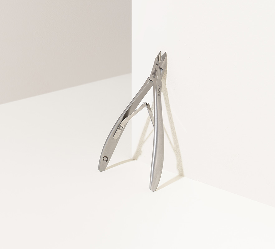 LUCANUS C Type Cuticle Nipper 4mm Blade Hand-Finished Stainless Steel Nail Tool