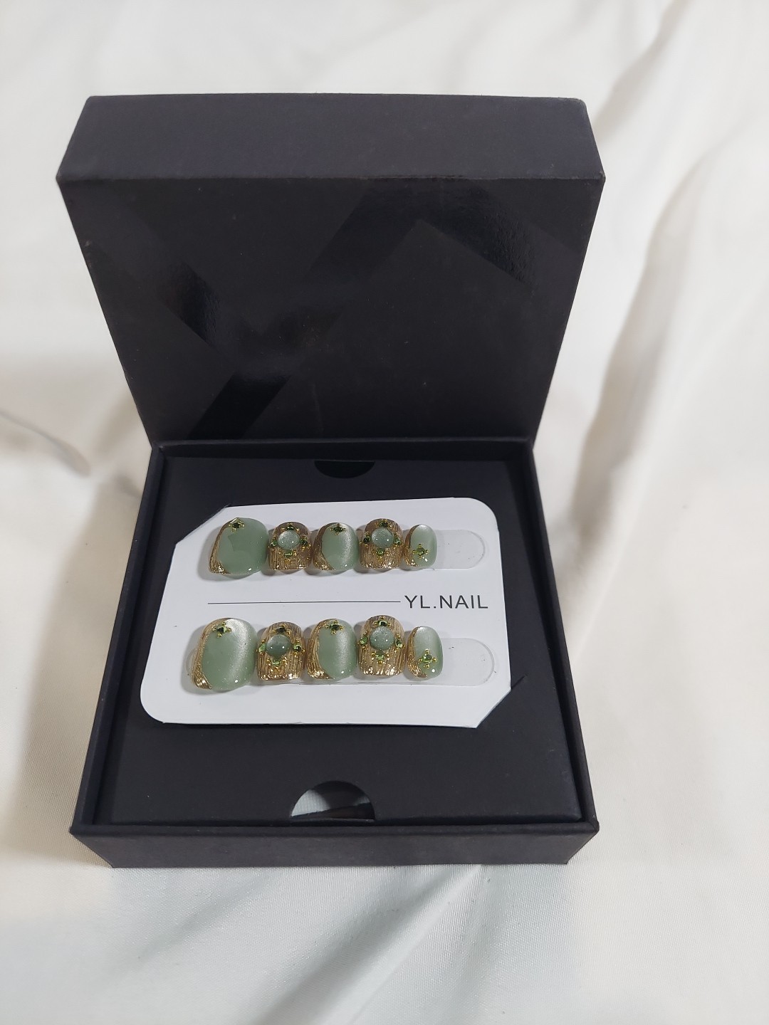 YL press On Nail Set Opal Green Very Fancy Size Small. Comes With Kit!