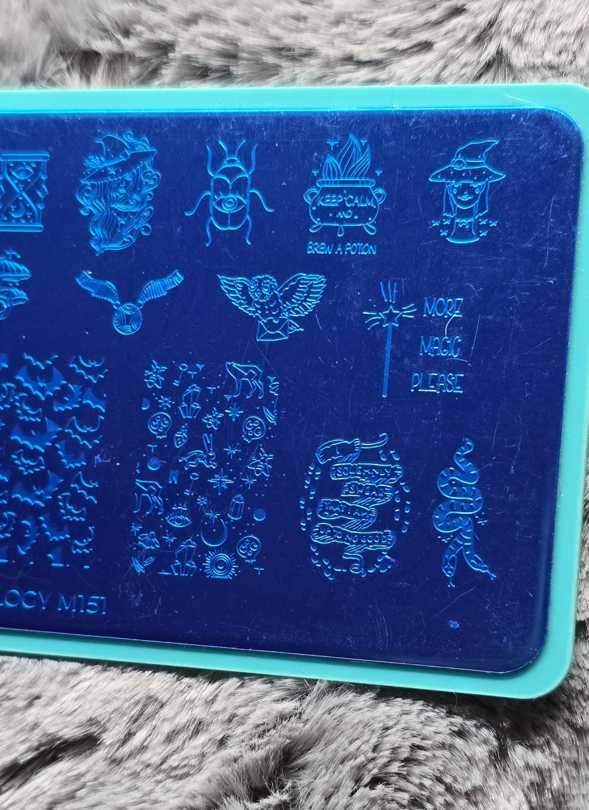 MANIOLOGY M151 Harry Potter Nail Stamp Plate bat cauldron spellbook Hocus Pocus