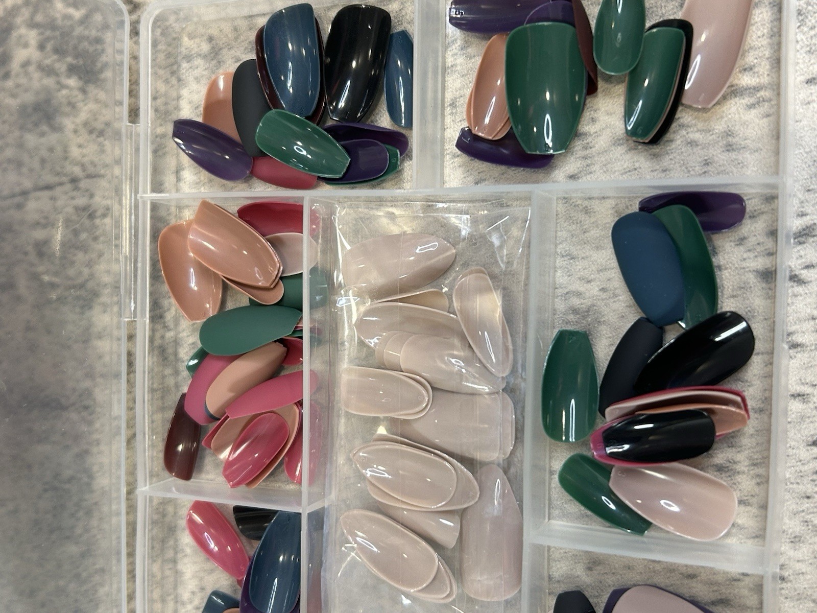 Ladying Press On Nail Set w/ Nail Glue Multiple Sizes & Colors – Open Box