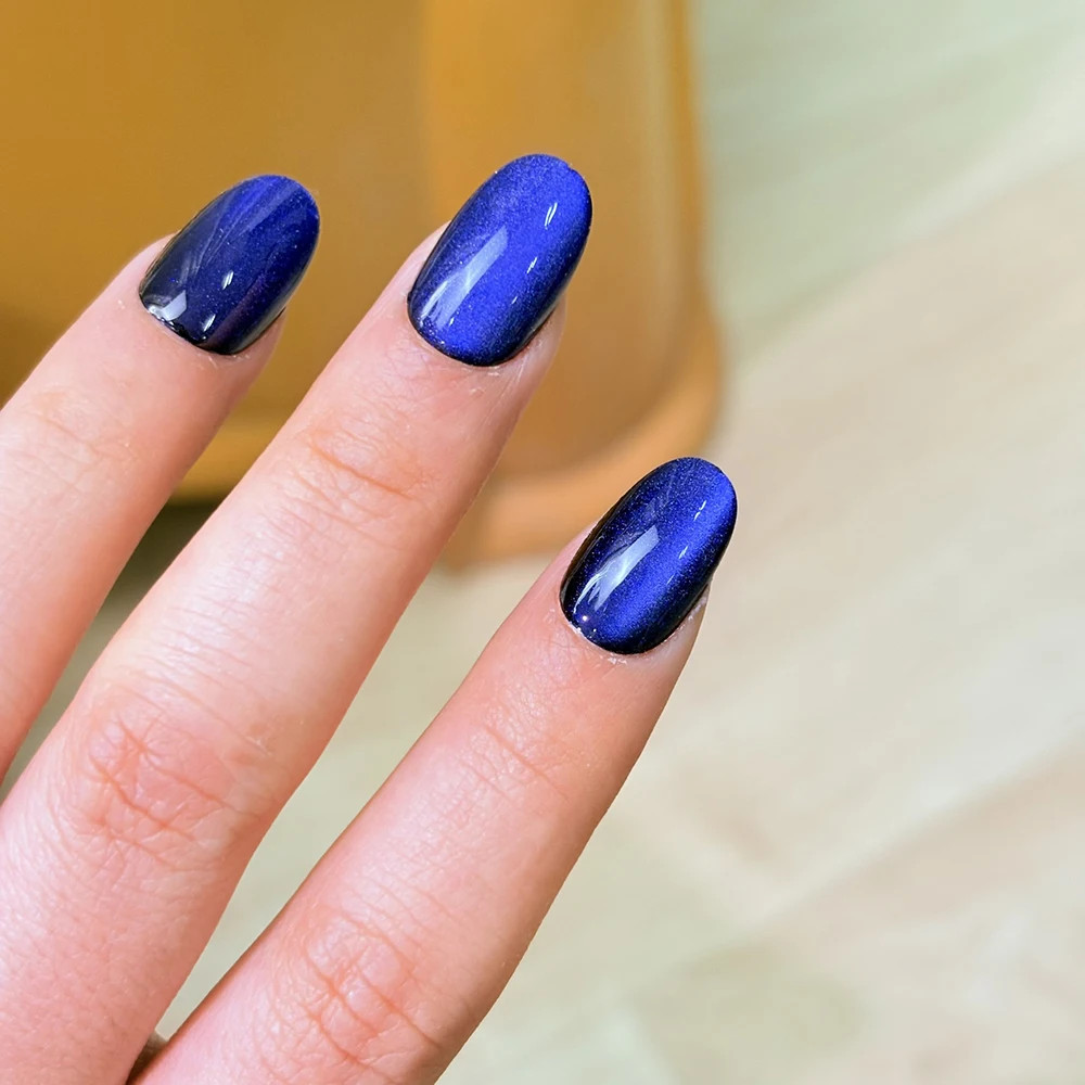 30 Pcs Sparkly Medium Oval Dark Blue Cat Eye Glossy Full Cover Artificial Press
