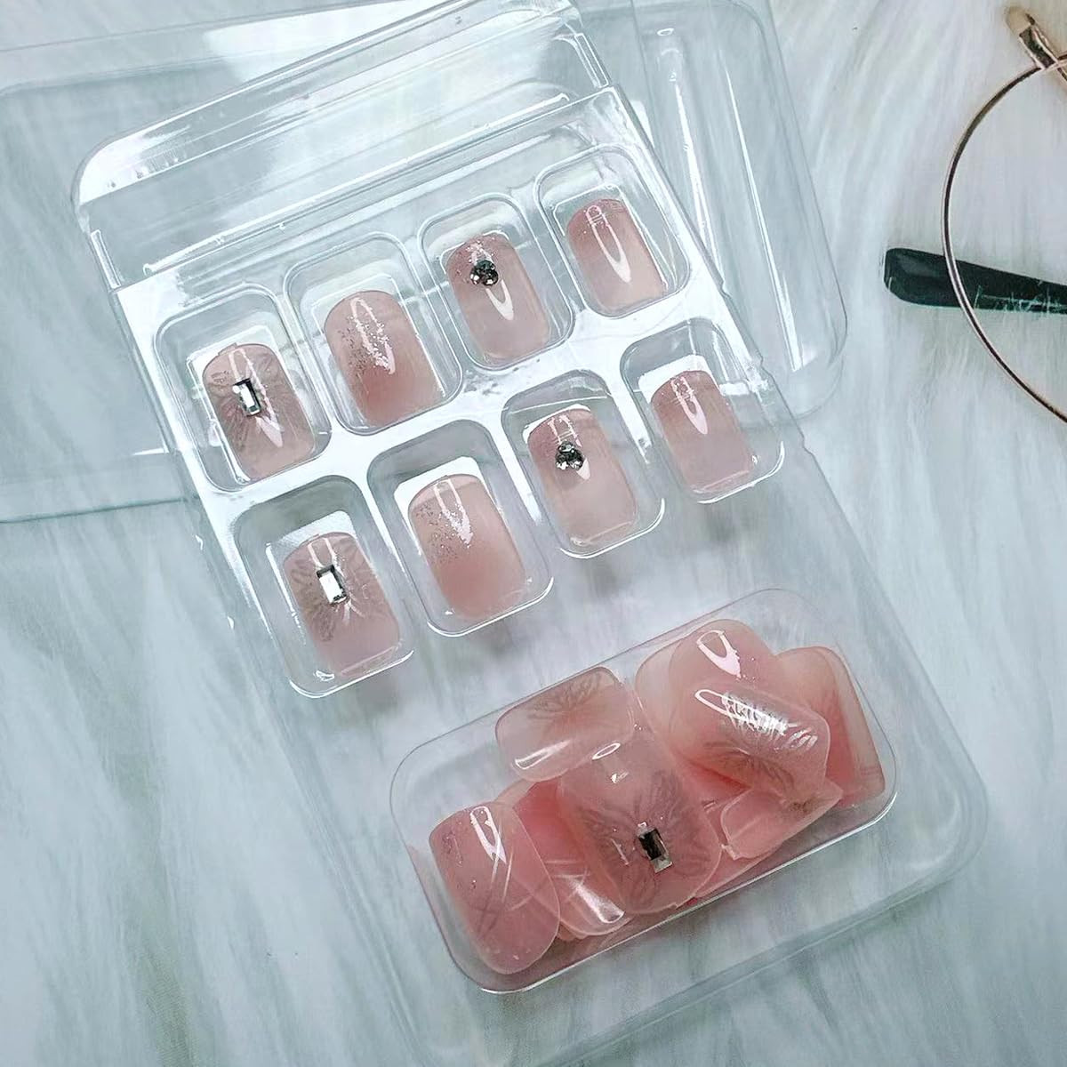 Short Almond Press on Nails, Square Glossy Nude False Nails with Glue, Reusable