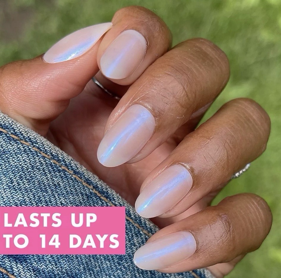 Olive & June Instant Mani Press-On Nails Pink Goldfish