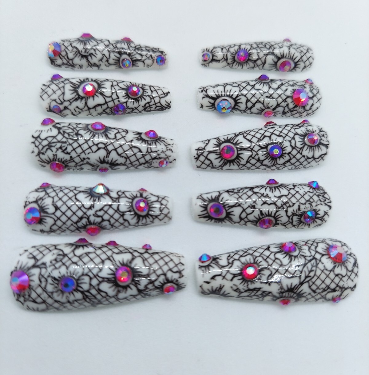 Black and White Floral Lace Rhinestones Long Press