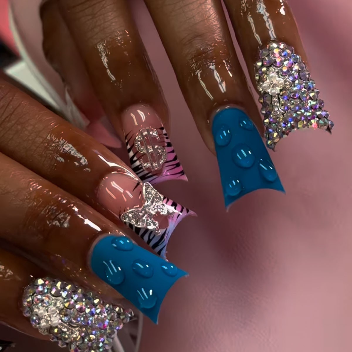24Pcs Duck Shape French Butterfly Press On Nails With Rhinestones