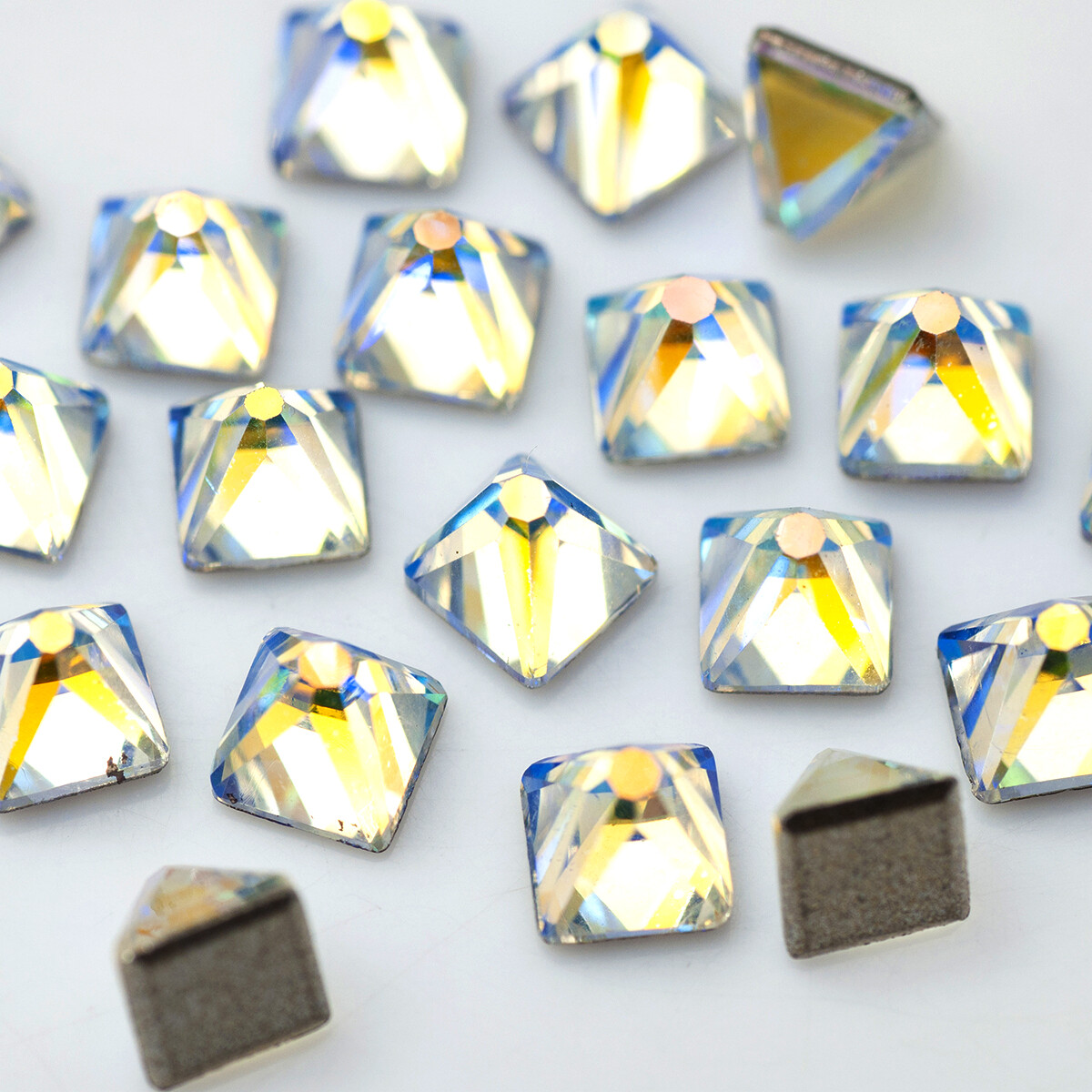 4mm AB Strass Nail Art Rhinestones Mini Triangles Colorful Stones Non Hotfix