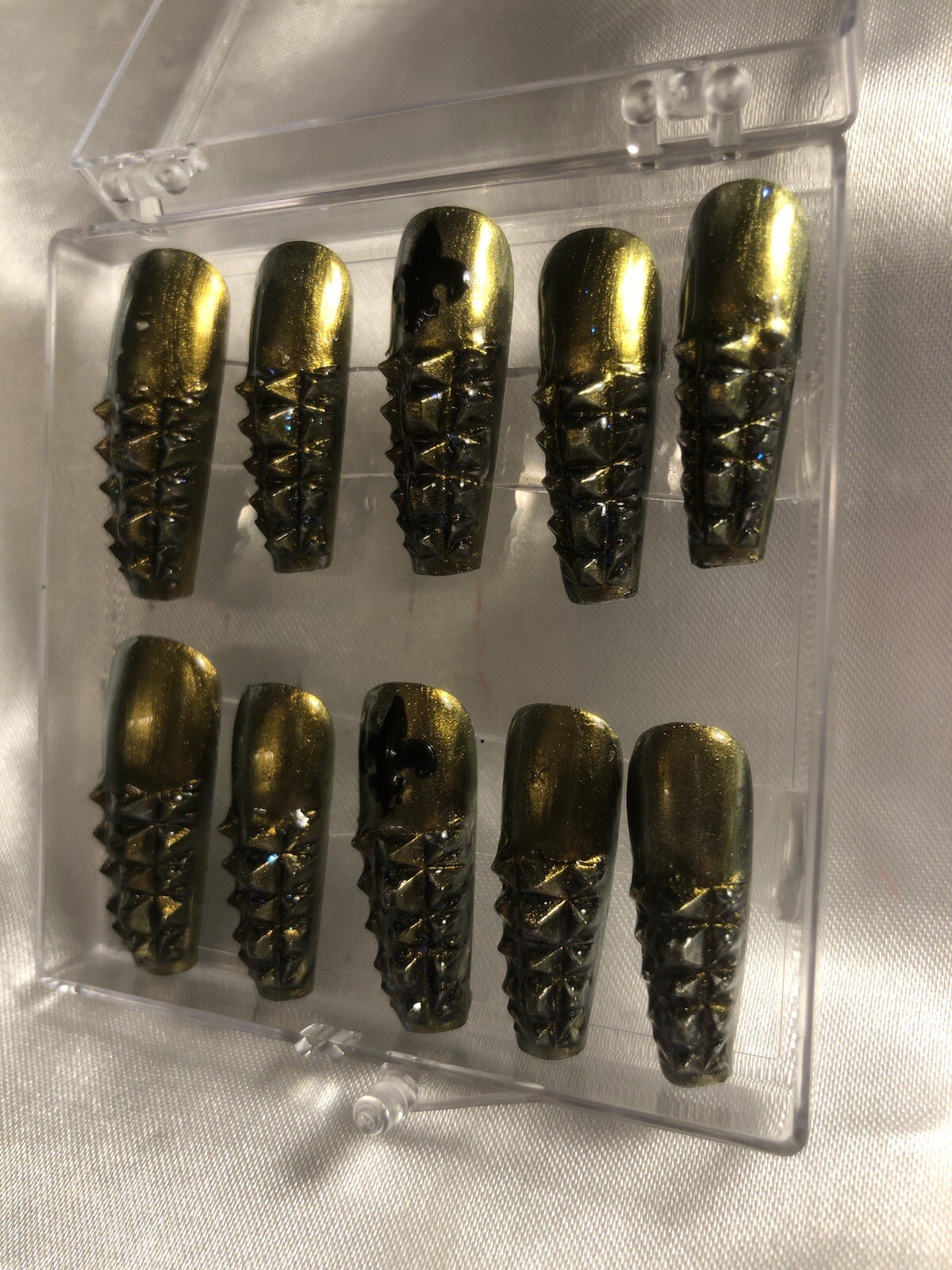 Z NAILZ! Z CLAWZ! Holographic Green Alligator Textured Press On Nails/MARDI GRAS