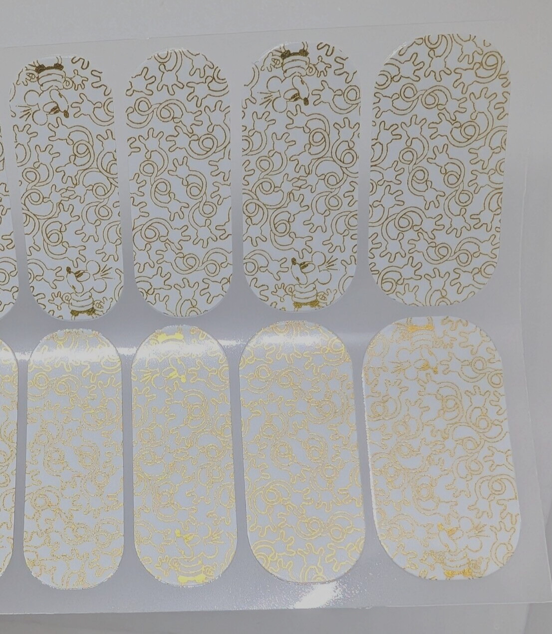 Jamberry Nail Wrap Disney Friends Mickey Mouse Hands “Aw, Shucks!” Full Sheet