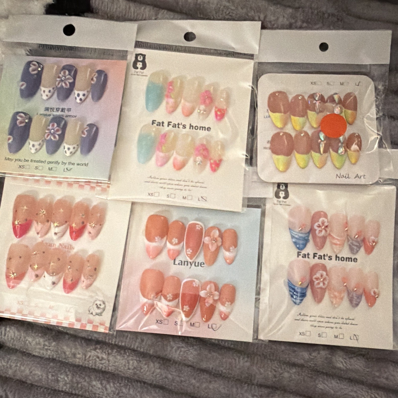 Mixed Brands Press-On Nails Long Almond 3D Shiny Floral Full Cover