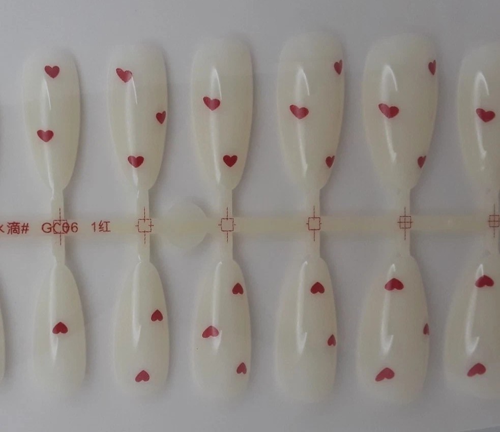 Trendy Red Hearts Cream Colored Reusable Press-On Nails Medium Length 24 Pieces