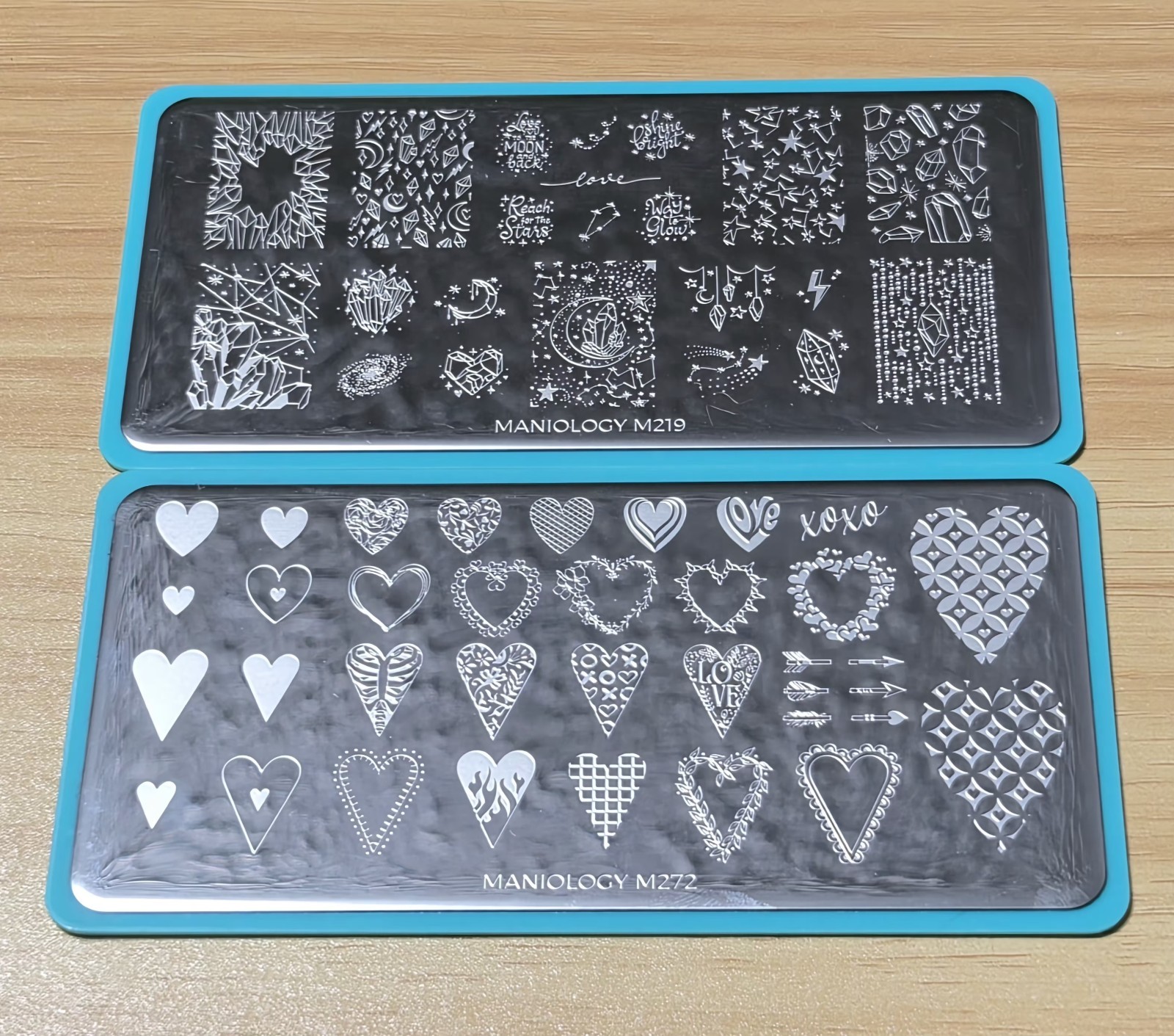 Maniology Nail Stamping Plate Bundle M219 Crystal Galaxy & M272 Bleeding Hearts