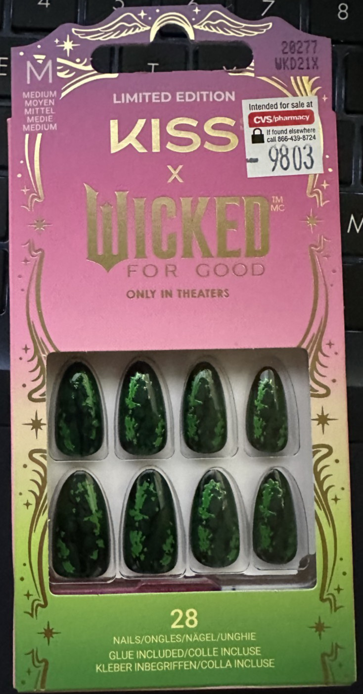 Impress Nails Manicure Medium Almond Green Wicked for Good Green Black