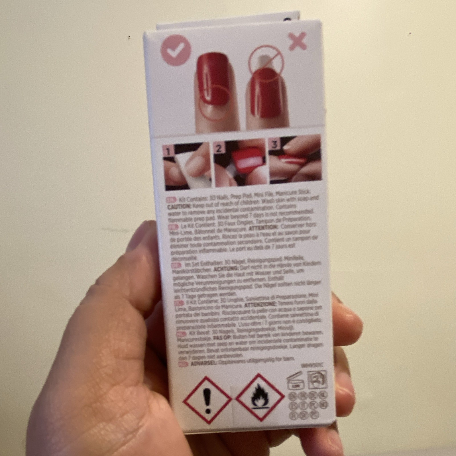 imPRESS Self-Adhesive Press-On Nails Christmas Red Glitter Square Short 30