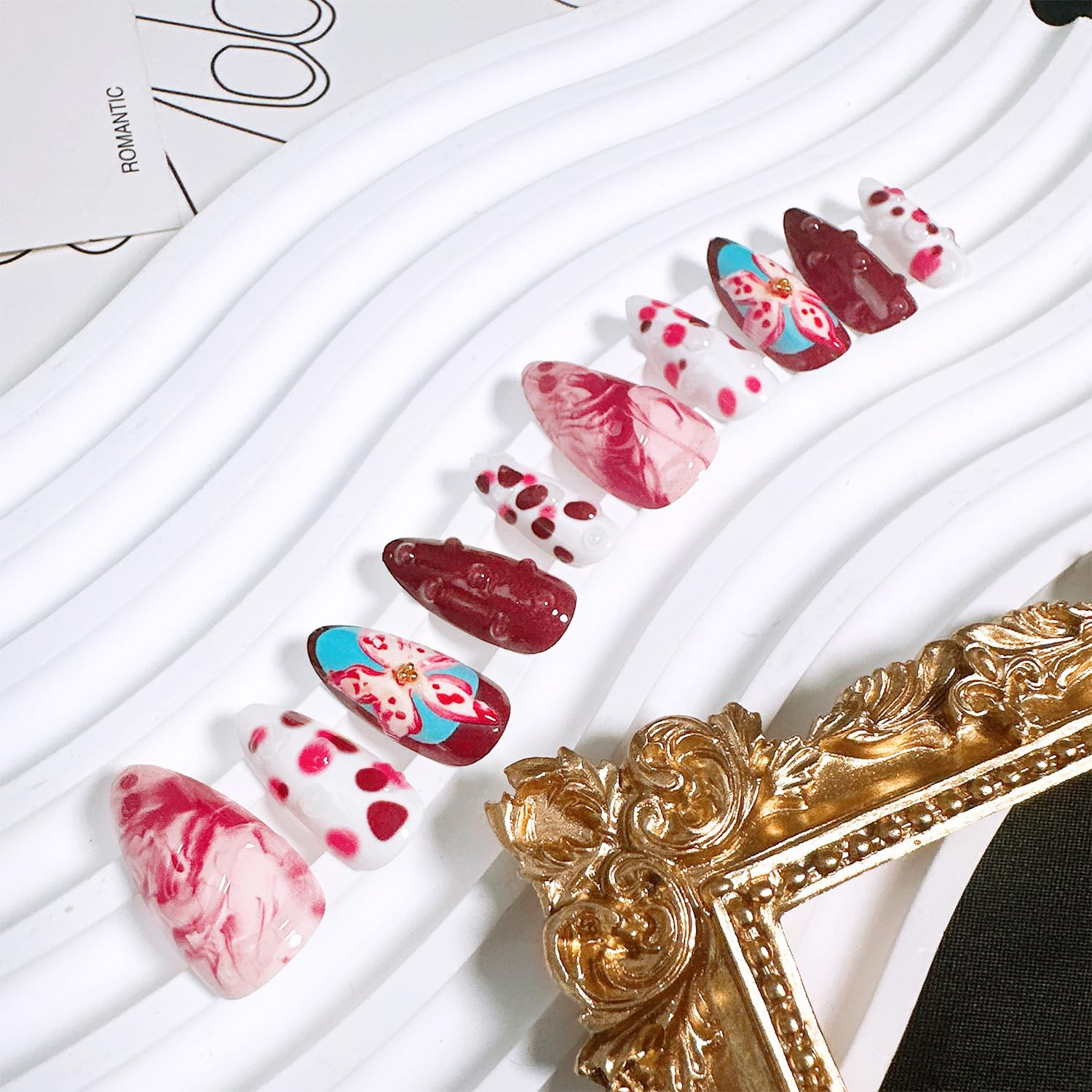 10Pcs Halloween Press on Nails Medium Almond Fake Nails with 3D Snake Flower Des