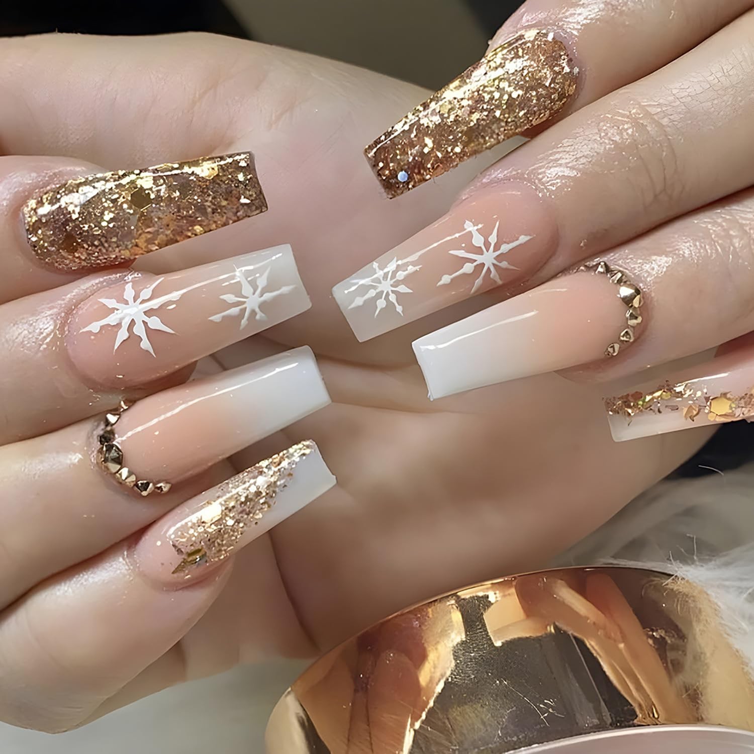 24Pcs Christmas Press on Nails with Snowflake and Rhinestone Designs Glitter …