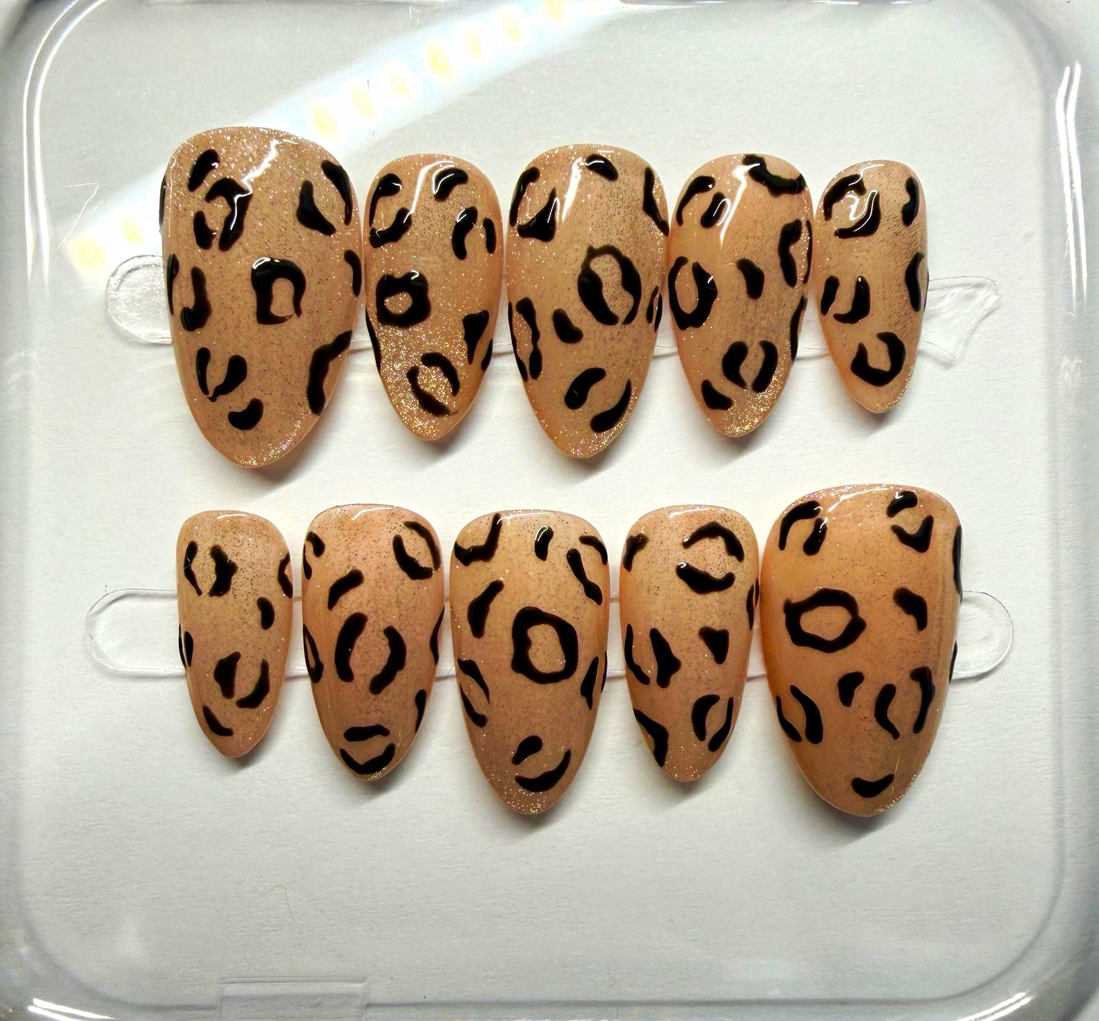 Beige Cat-eye Leopard Animal Print Press-On Nails Almond