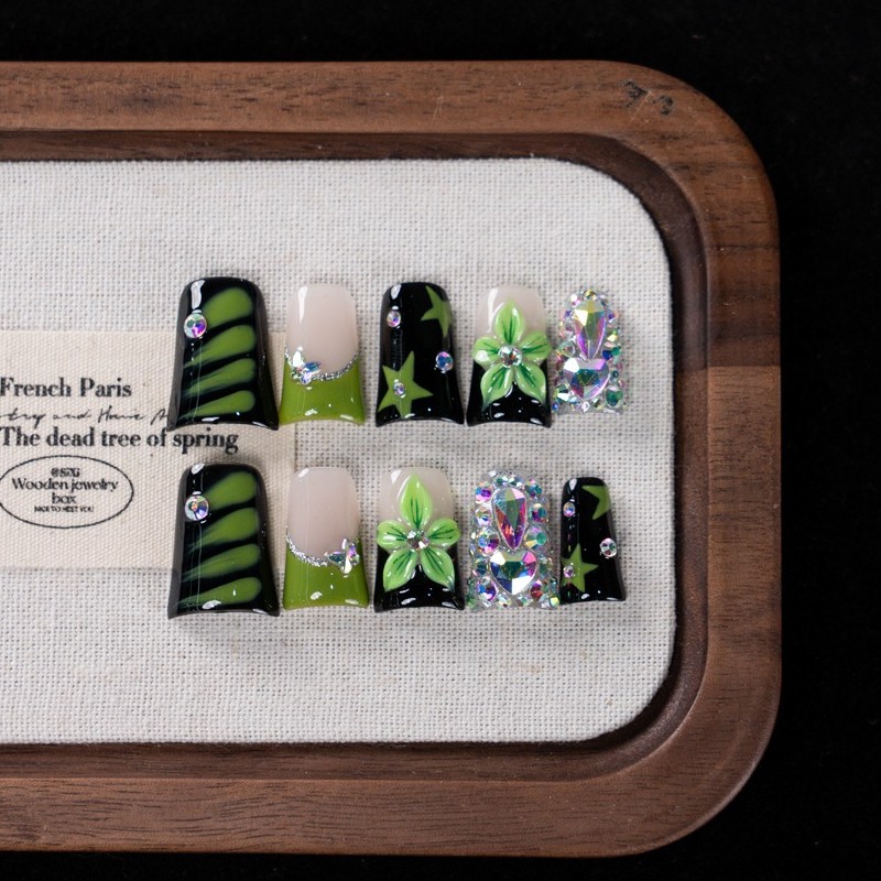 10pcs Green Duck Nails 3D Sculpted Flower Rhinestone Star Unique Short