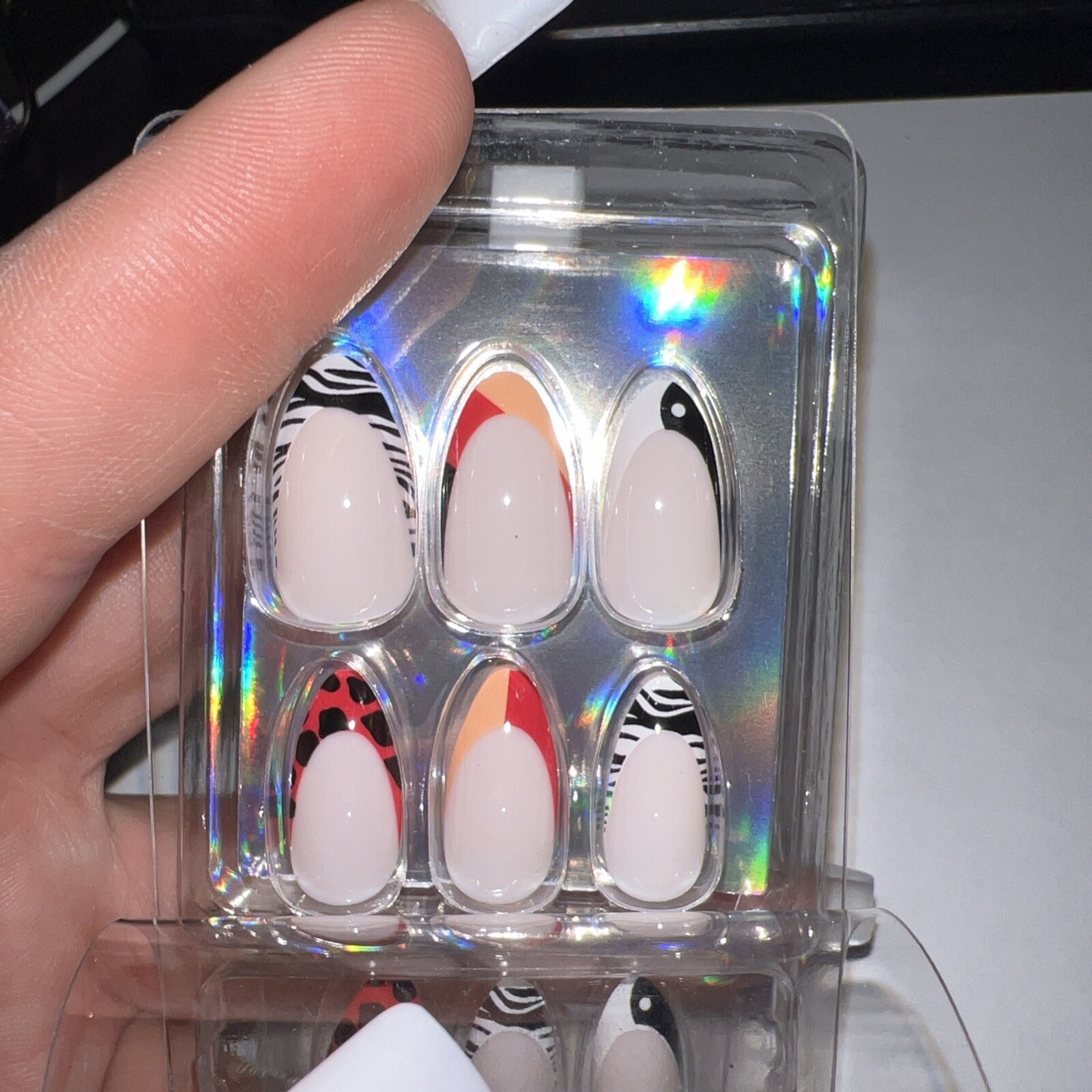 24pc Claire’s Fake False Press On Glue On Vegan Animal Ying Yang Print