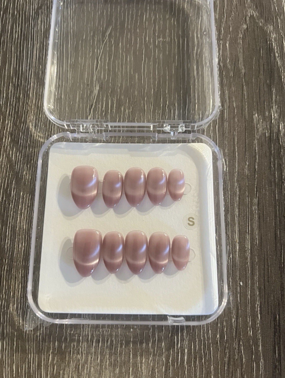 Reusable Glossy Press-On Nails – Salon Look, Easy Apply, Multiple Colors