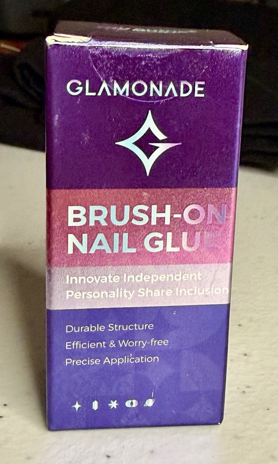 Short nail bundle. 4 sets, multiple sizes in each set. Brush on glue.