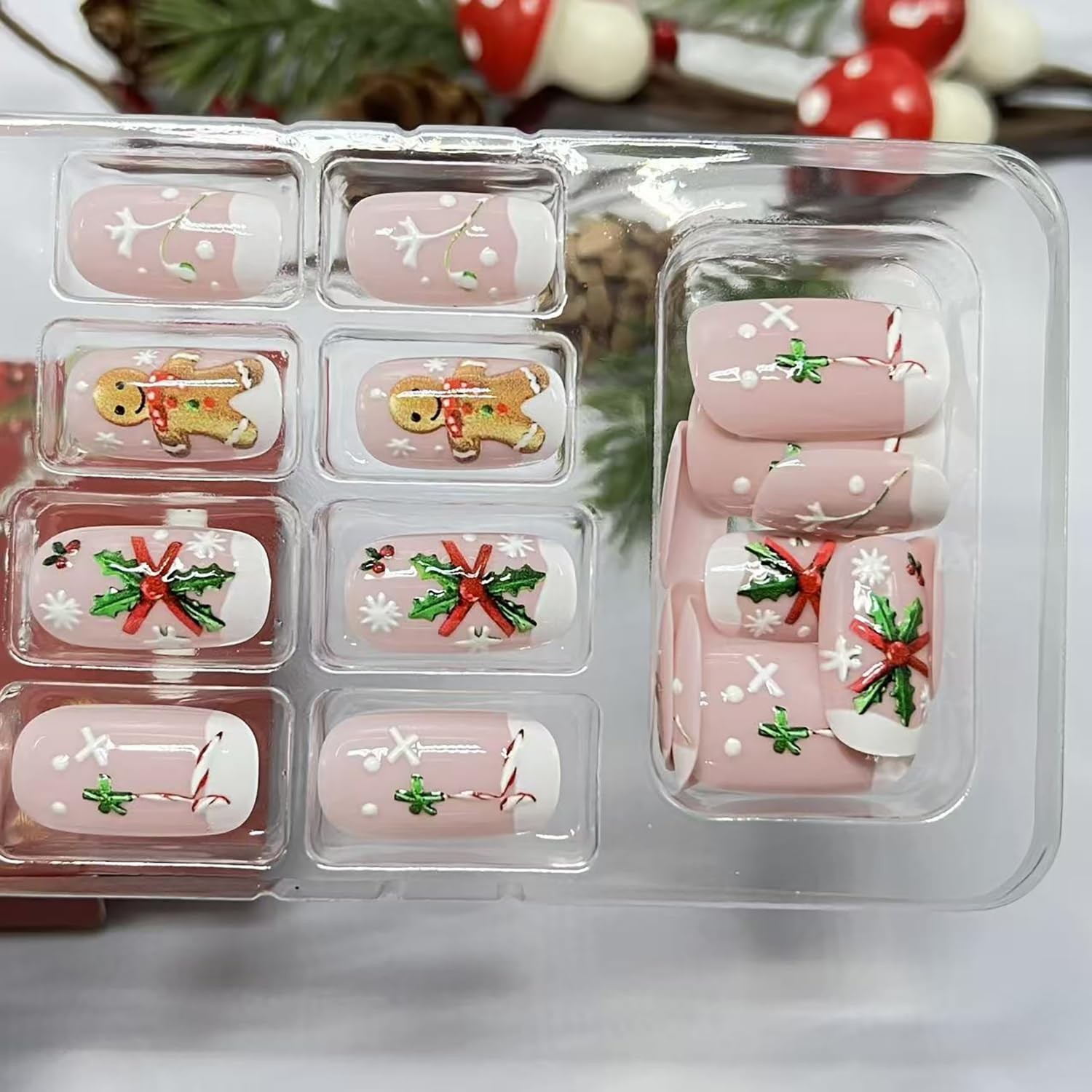 Christmas Press on Nails Short Oval Fake Nails with Snowflake Holly Gingerbre…