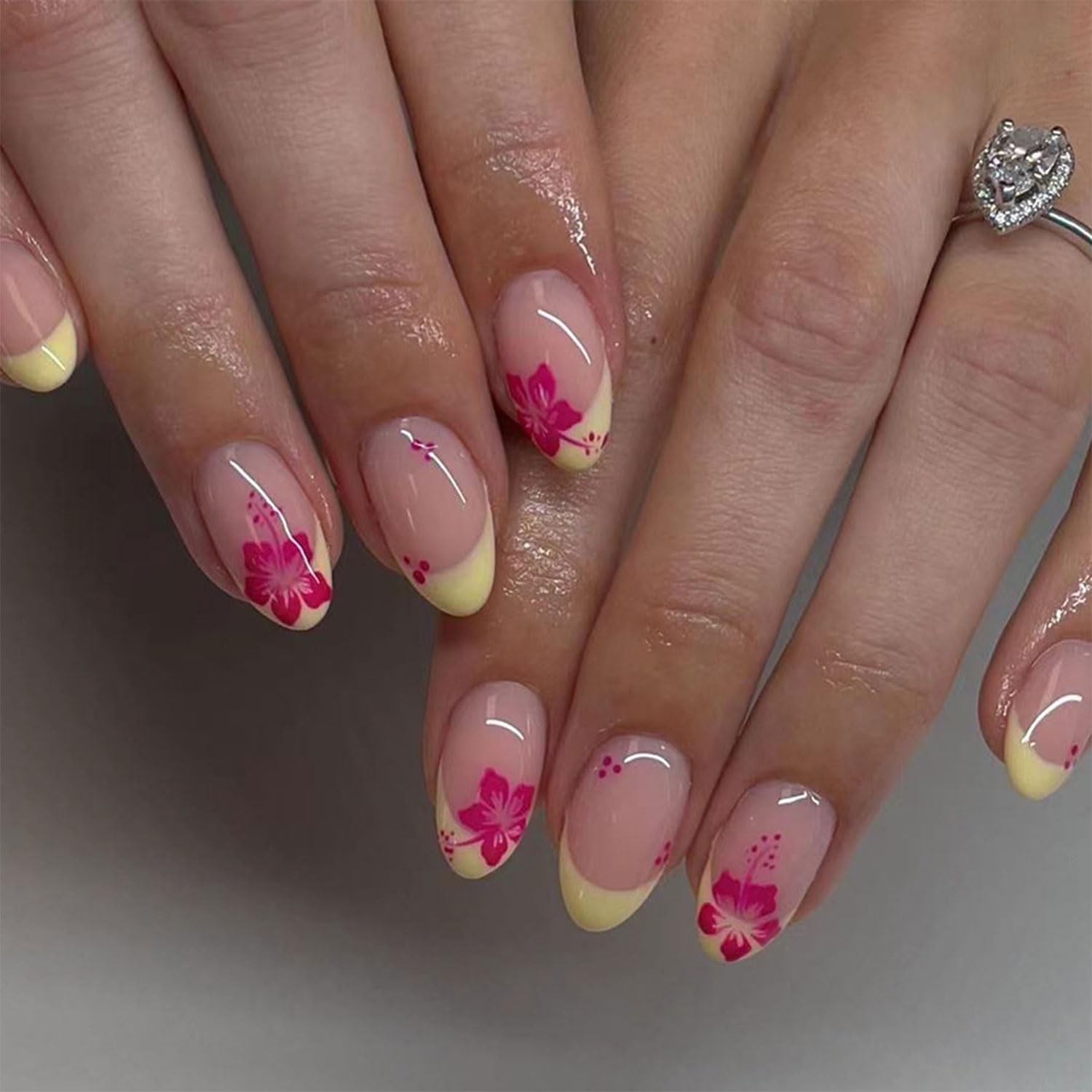 French Tip Press on Nails Short Almond Fake Nails with Hawaii Flower Designs …