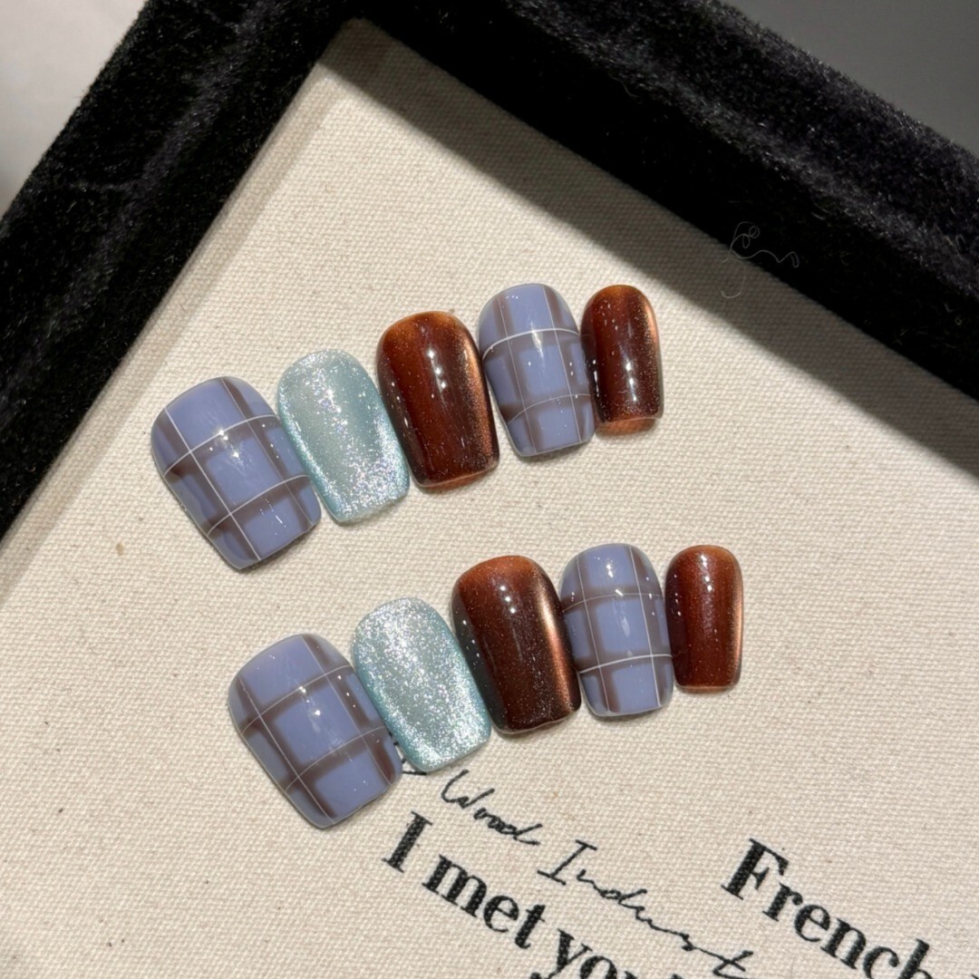 Press on nails short “Fall and Winter Hand-Drawn Plaid Designs”