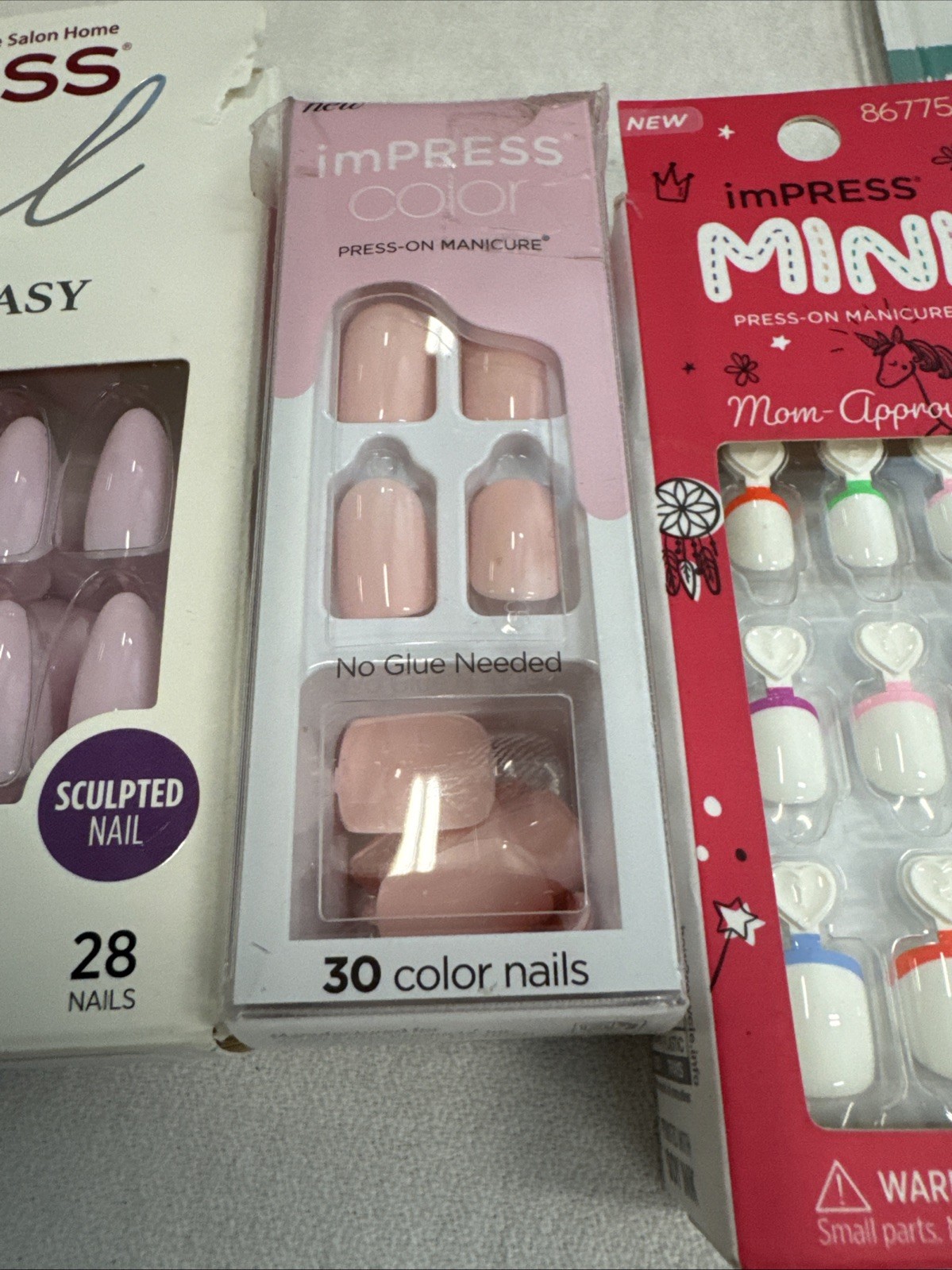 KISS imPRESS Color Press-On Nails/Impress Mini/Nail Glue.