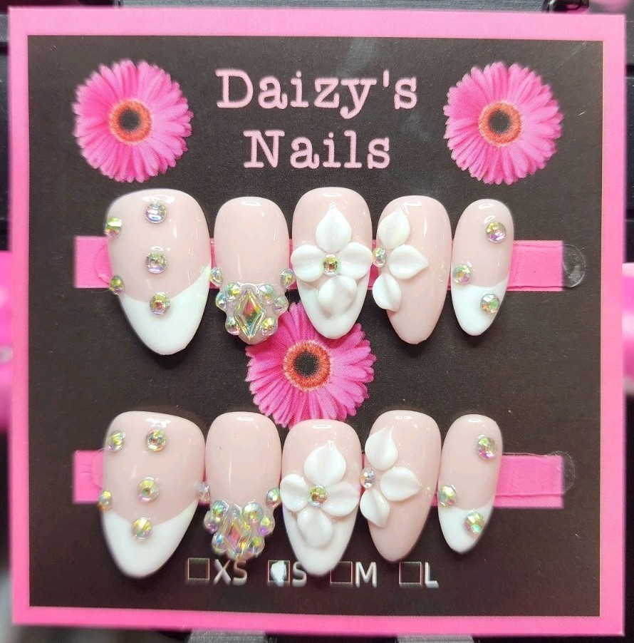 Small Size White 3D Flower Gem Press-on Nail Set Handmade Almond 2.0 Cm Length