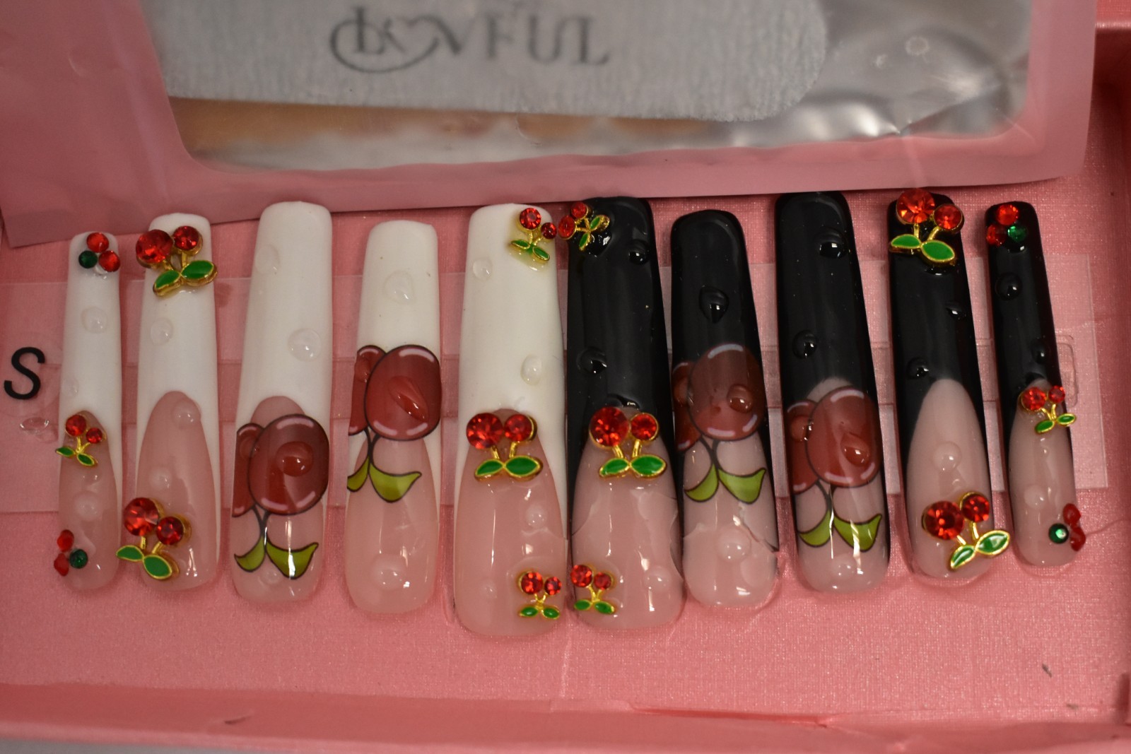 Lovful Square Long 10 Piece Handmade Acrylic Press On Nails Art Christmas Set