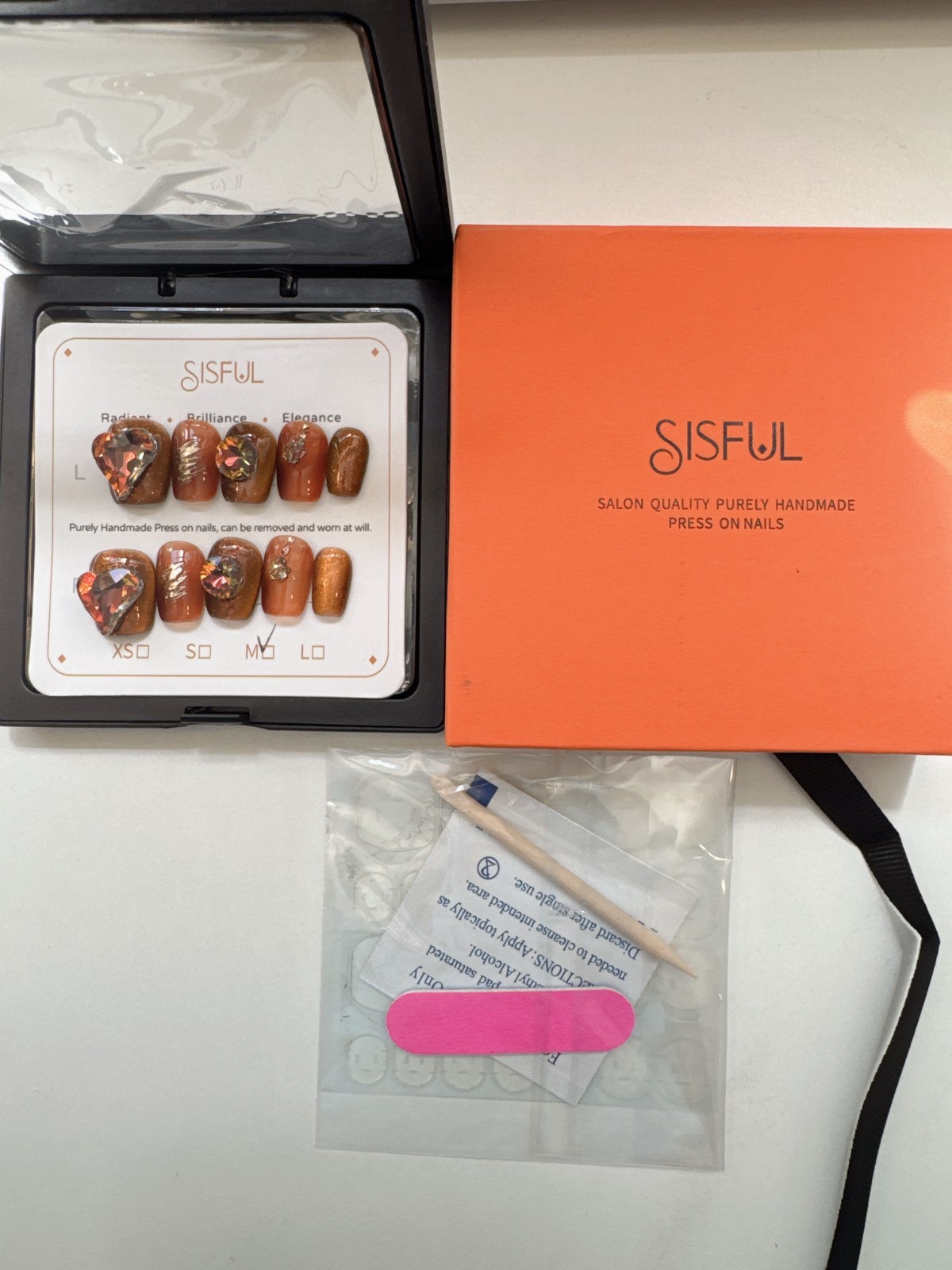 Sisful Amber Sparkle – Handcrafted Festive Press-On Nails