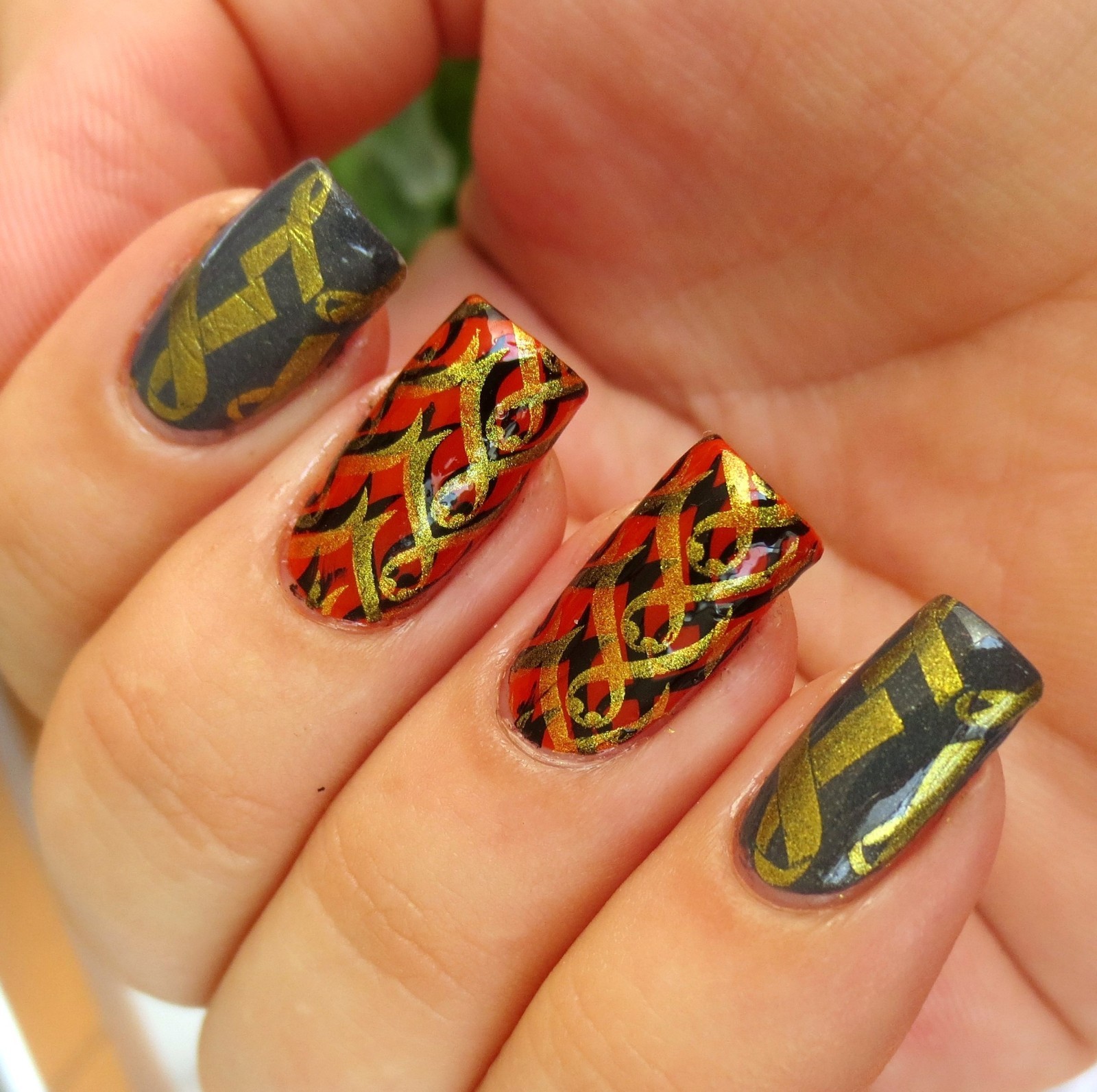 BP26 Crossover Ribbon Design Nail Art Template Image Plate Stamper Scraper Kit